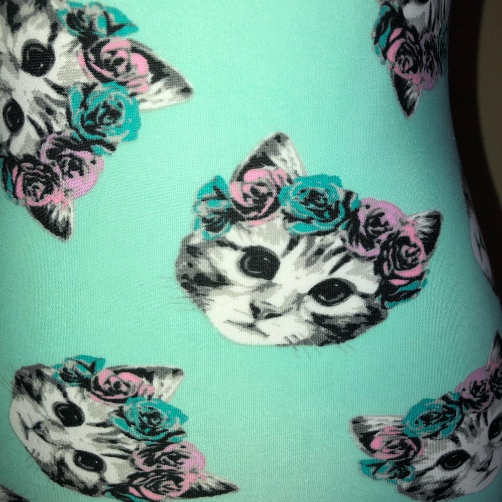 Darling Cat with Flower Crown Tank LARGE - Picture 3 of 8